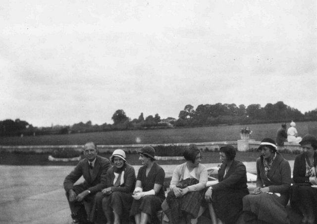 charles grey mrs grey delia crossley connie leathart mrs mcclure 0370-0005